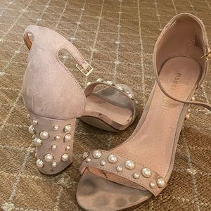 Madden girl heels. Size 9. Pictures look more worn than they are in person